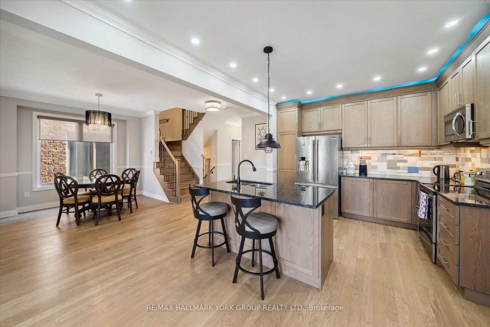 12 Deer Pass Road, East Gwillimbury, ON L9N 0S5