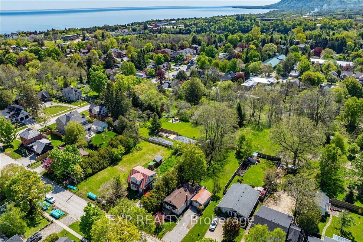 79 Elma Street, Blue Mountains, ON N0H 2P0