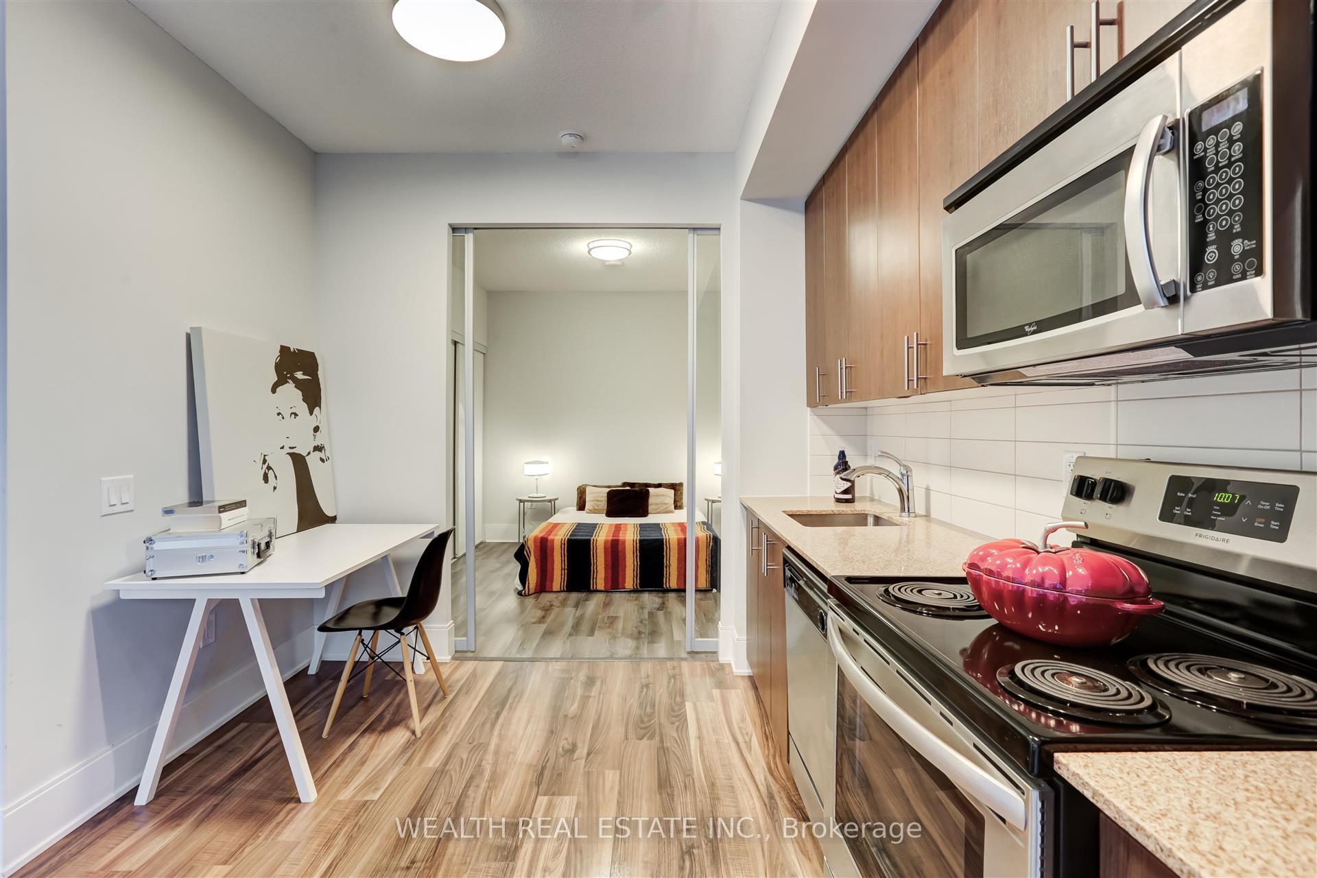 1 Bedroom Condo at 560 Front,  Toronto For sale