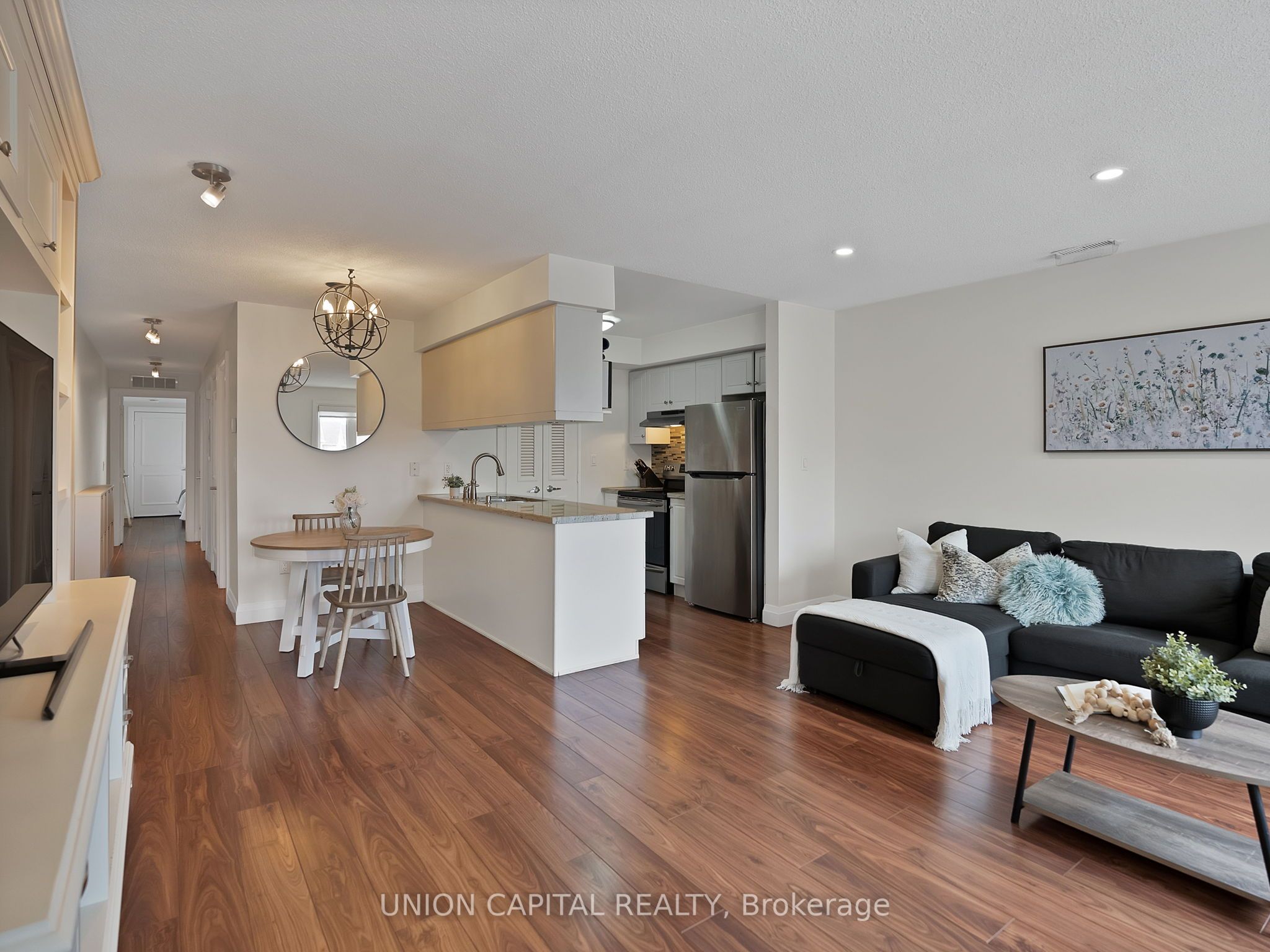 72 Aerodrome Crescent, #302