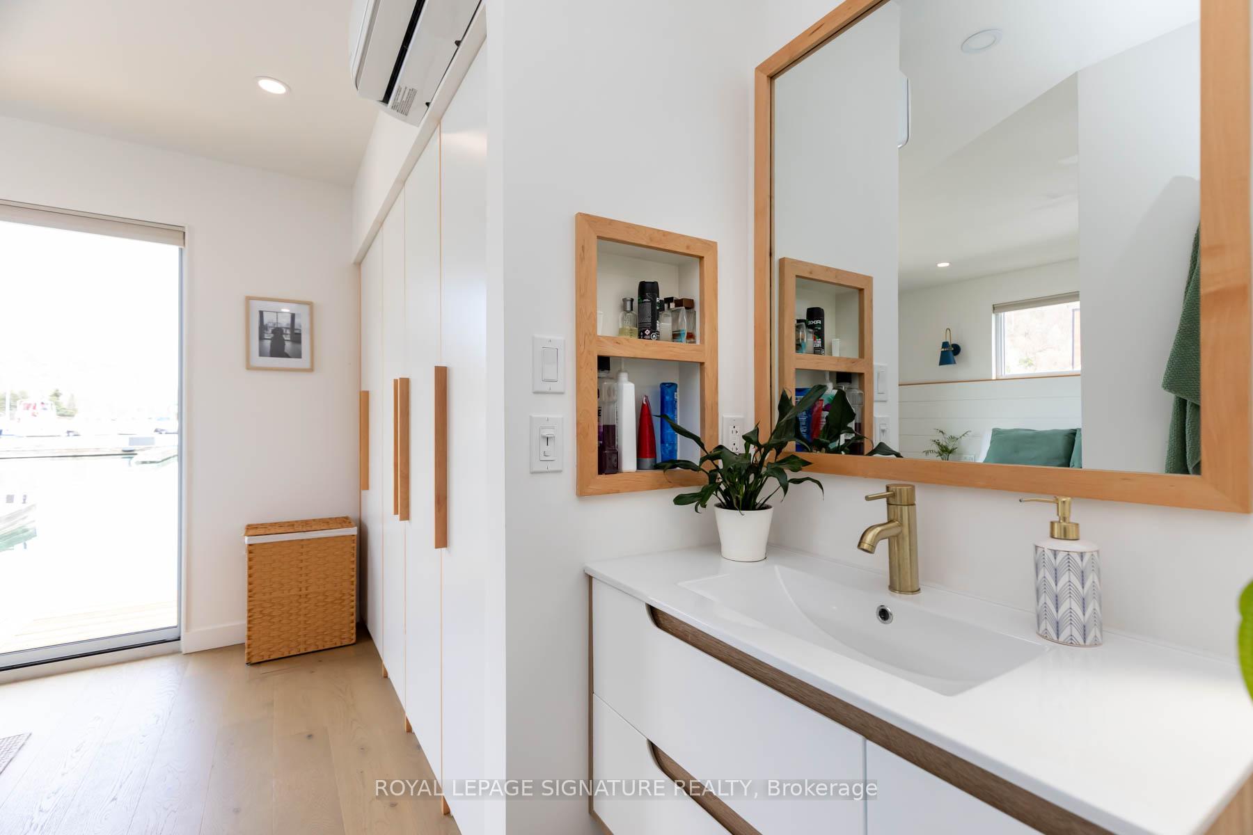 1 Bedroom Condo at 7 Brimley,  Toronto For sale