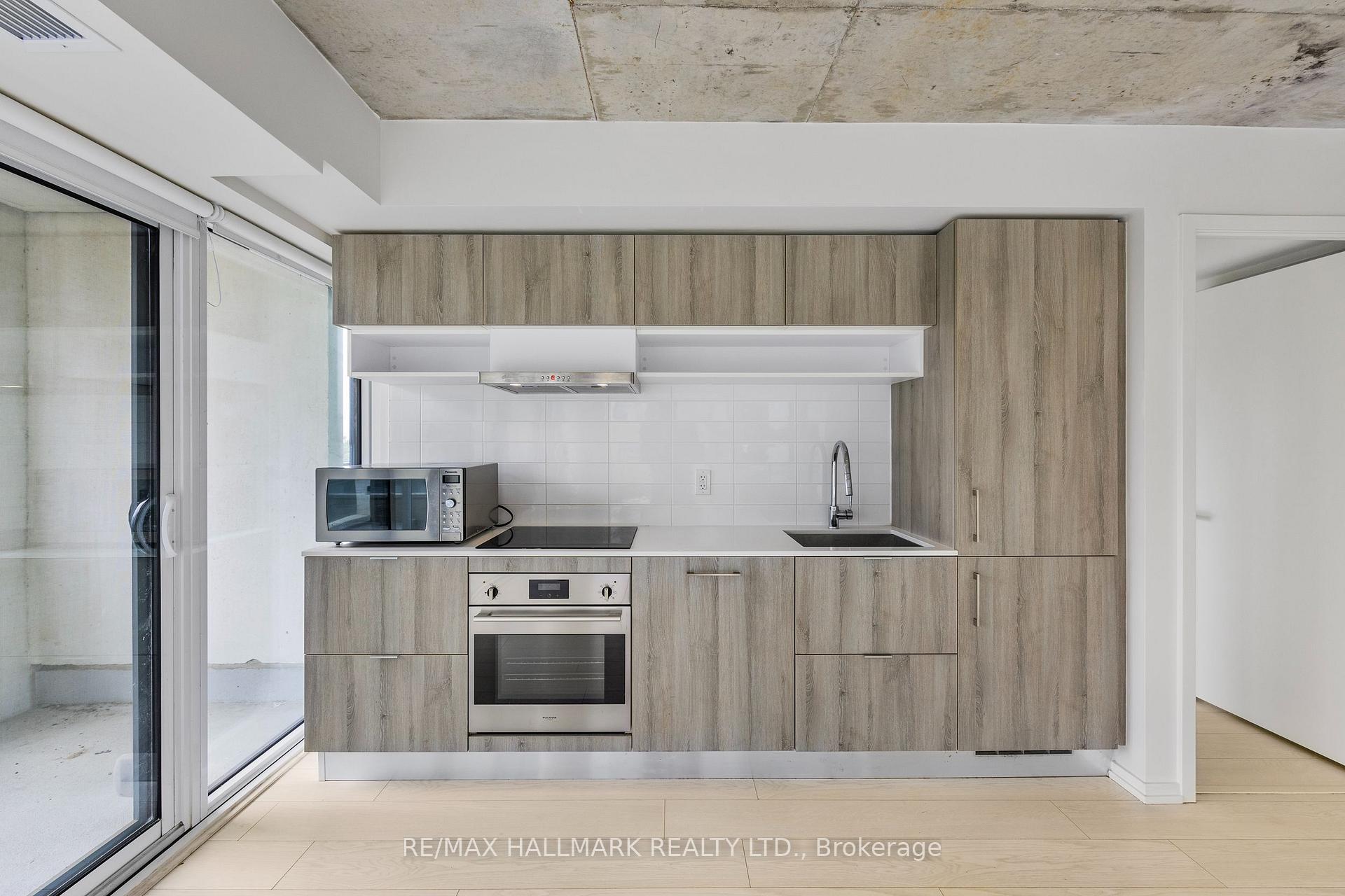 2 Bedrooms Condo at 5 Soudan, Toronto For sale