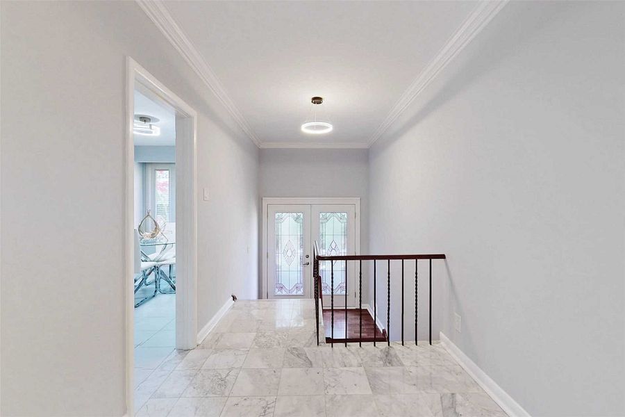 8 Sandfield Road