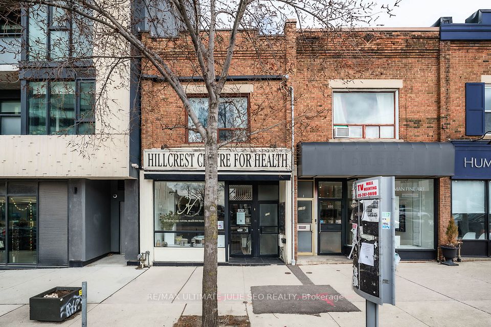832 St Clair