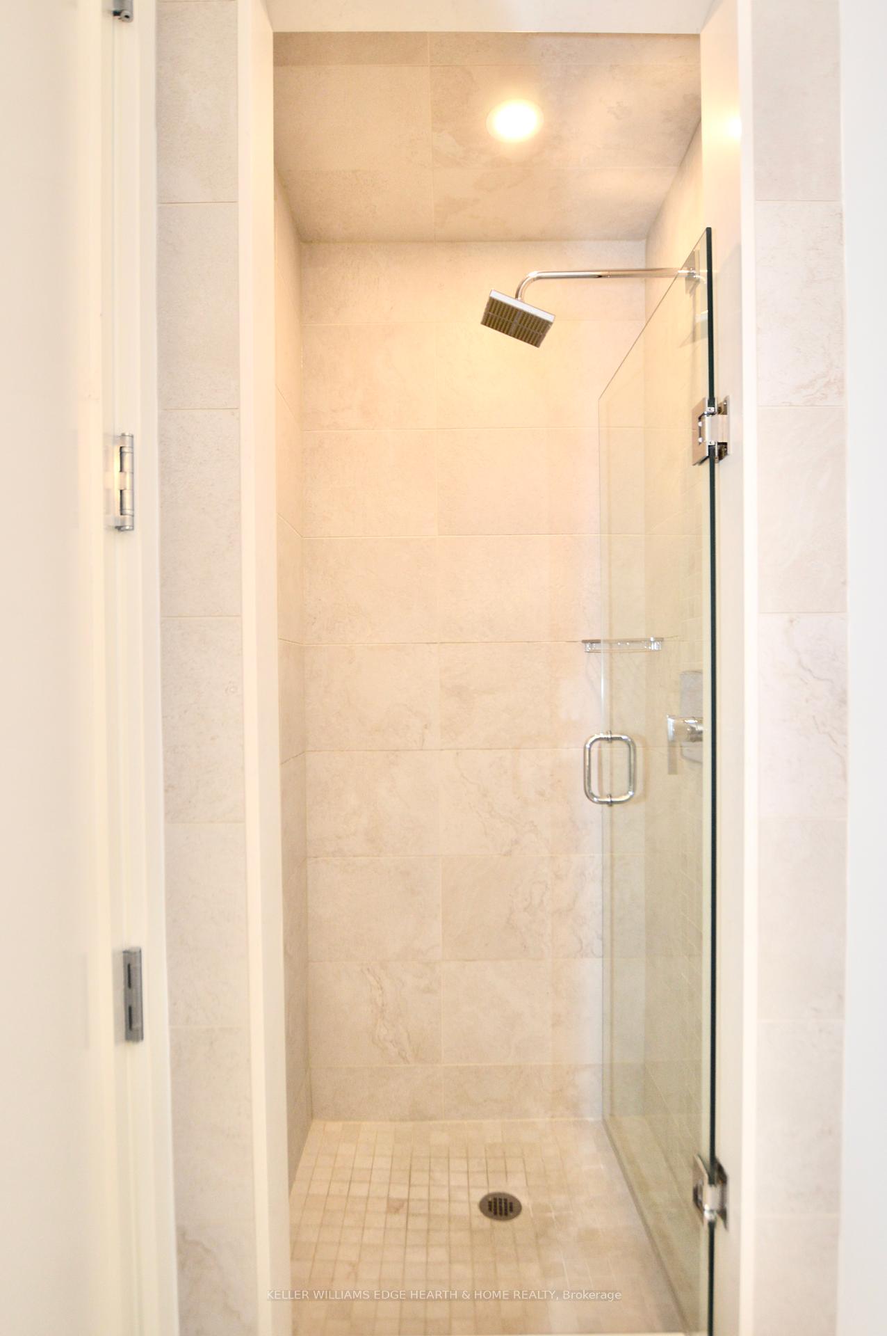 2 Bedrooms Condo at 112 King,  Hamilton For sale