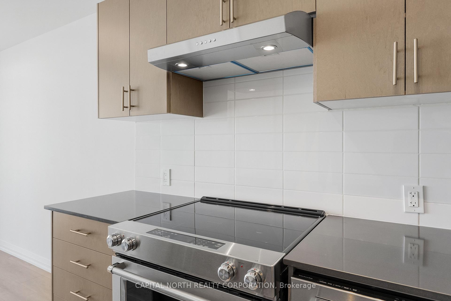 2 Bedrooms Condo at 8960 Jane,  Vaughan For sale