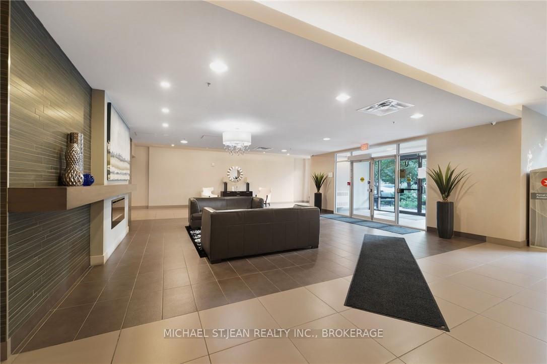 2 Bedrooms Condo at 90 Charlton,  Hamilton For sale
