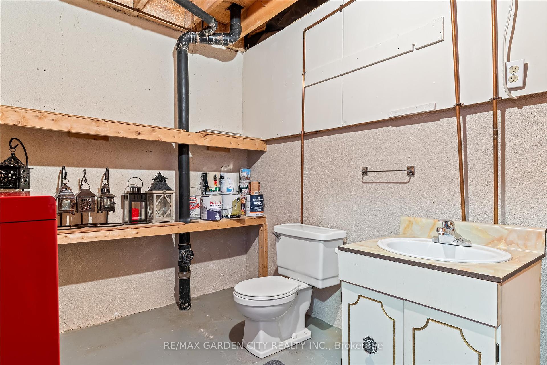 3 Bedrooms Condo at 5005 Pinedale, Burlington For sale