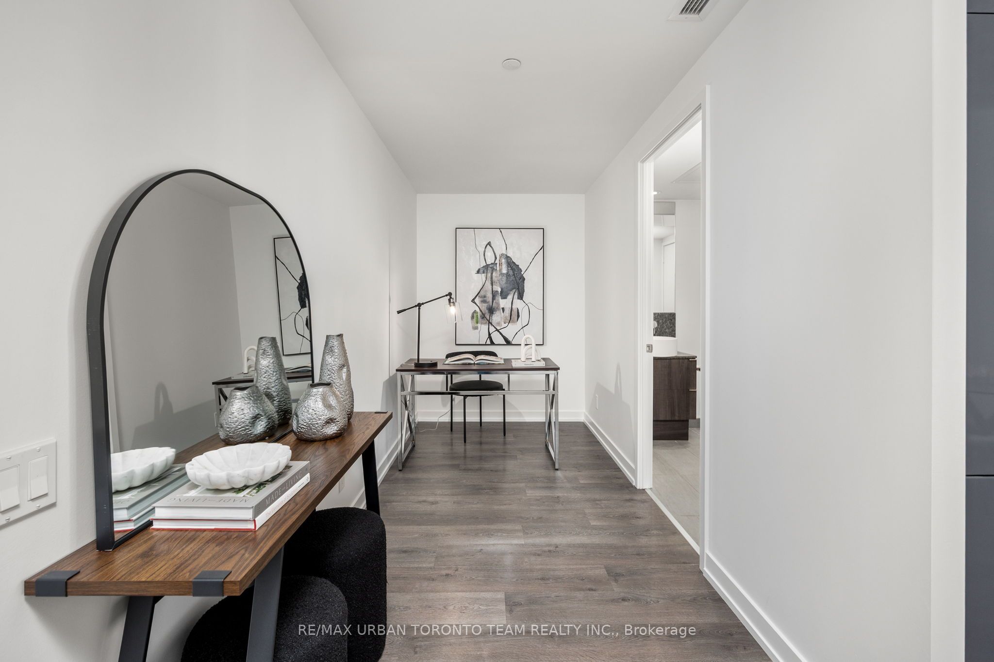 161 Roehampton Avenue, #304
