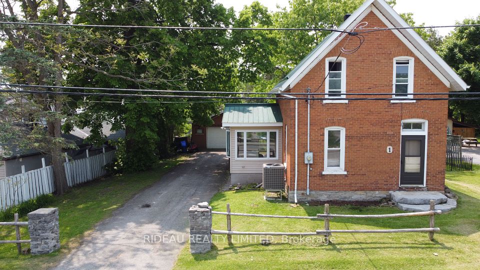 1 Mountain Road, Westport, ON K0G 1X0