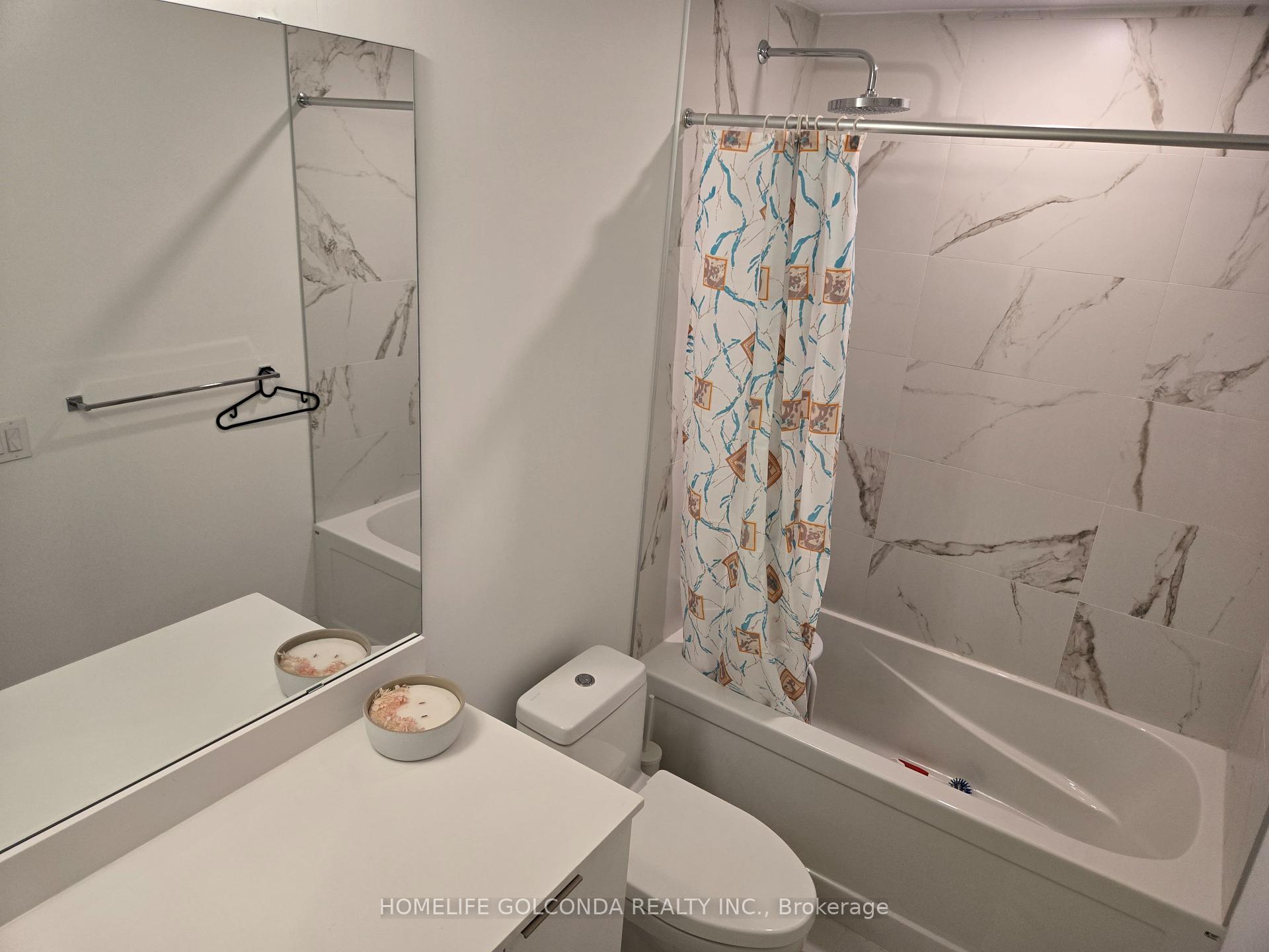 3 Bedrooms Condo at 7 Golden Lion,  Toronto For sale
