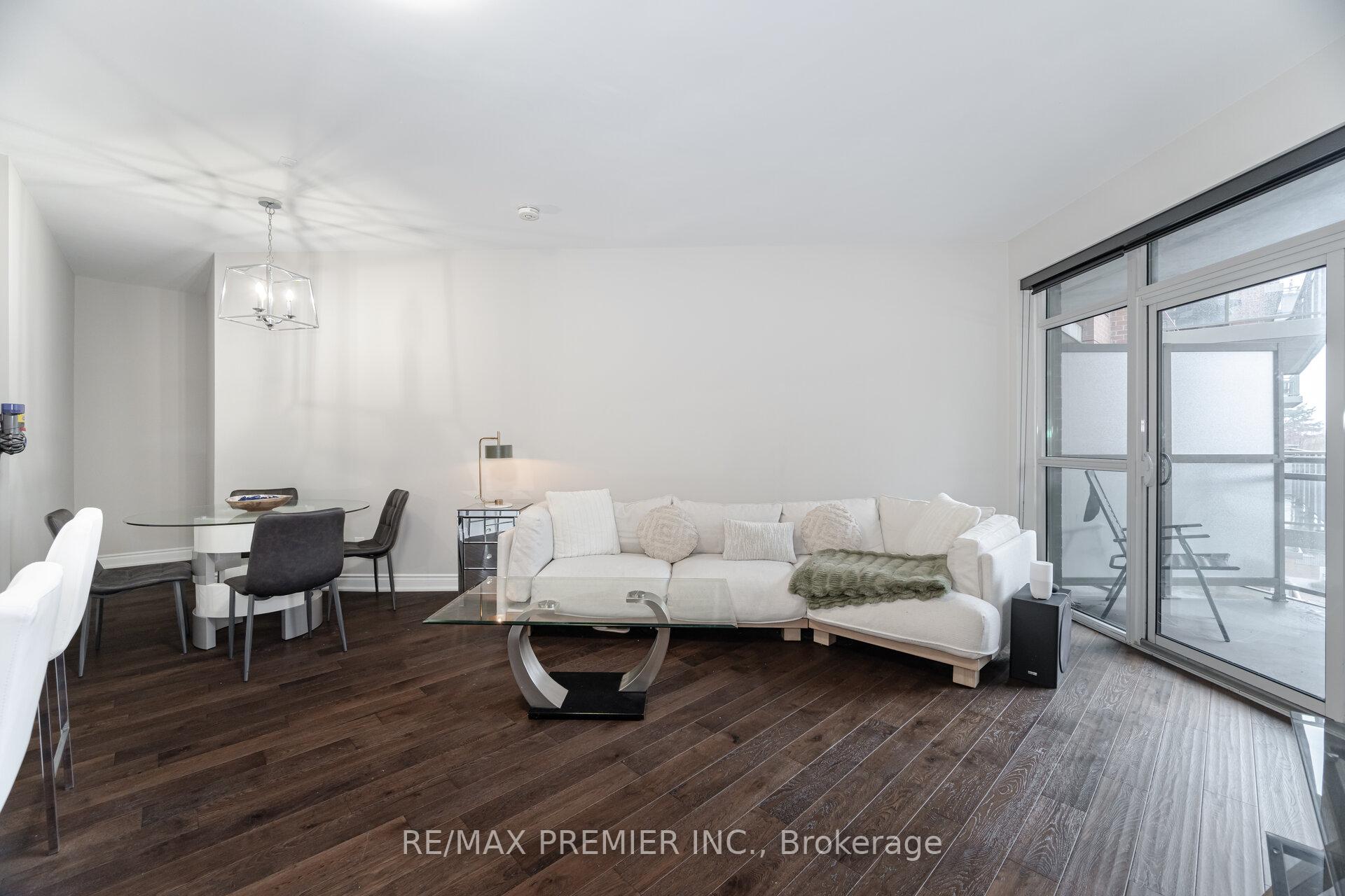 1 Bedroom Condo at 281 Woodbridge,  Vaughan For sale