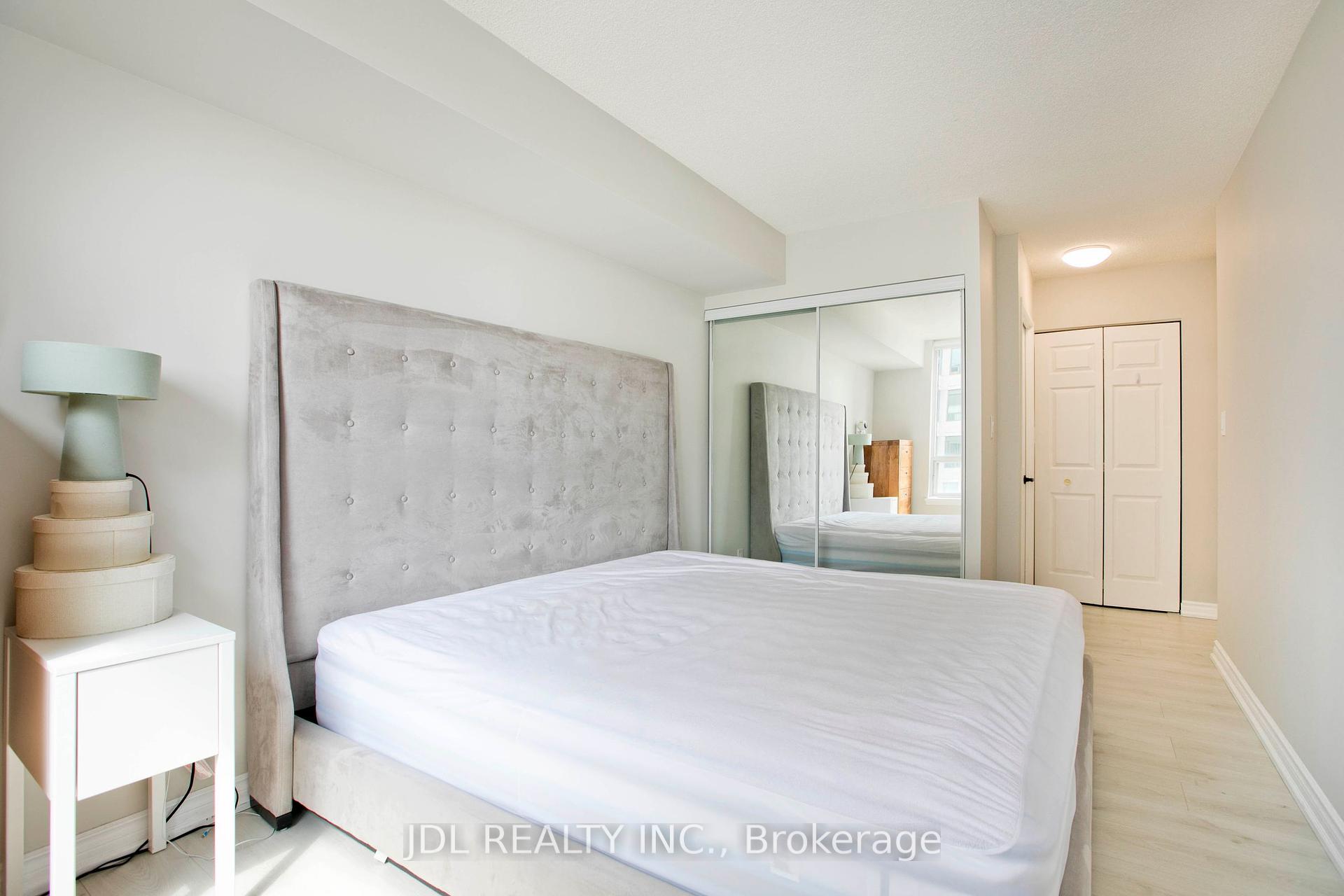 2 Bedrooms Condo at 35 EMPRESS, Toronto For sale