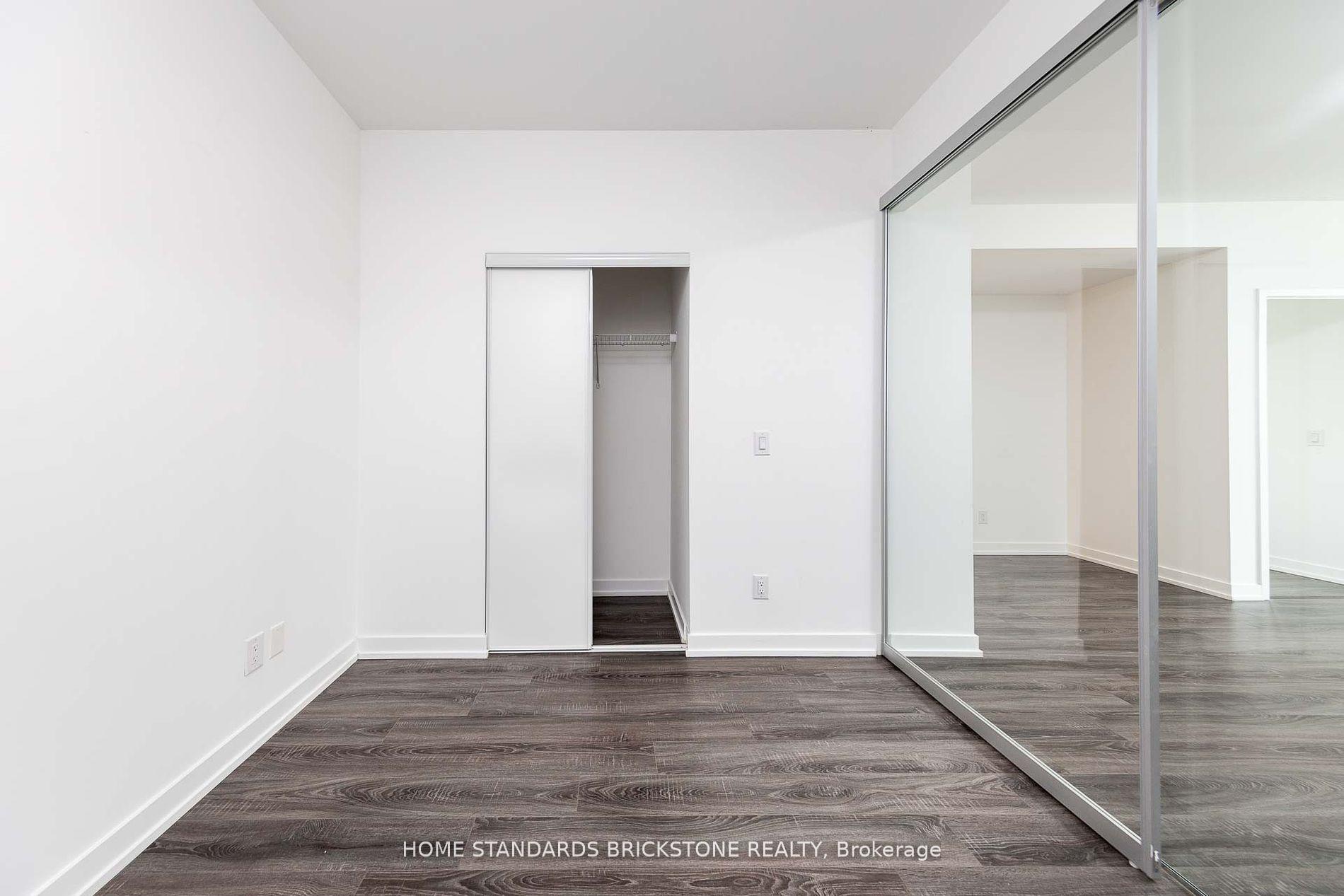 3 Bedrooms Condo at 20 Edward, Toronto For sale