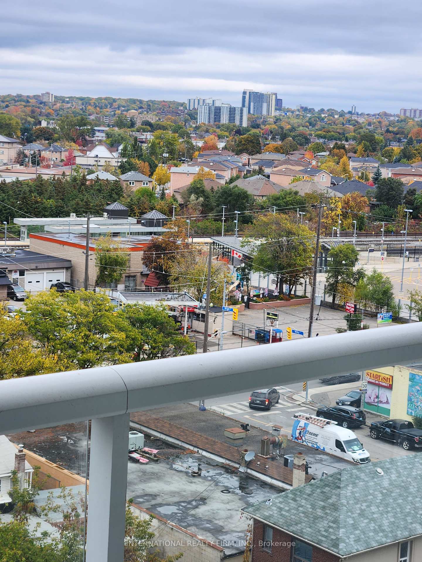 2 Bedrooms Condo at 10 Wilby, Toronto For sale