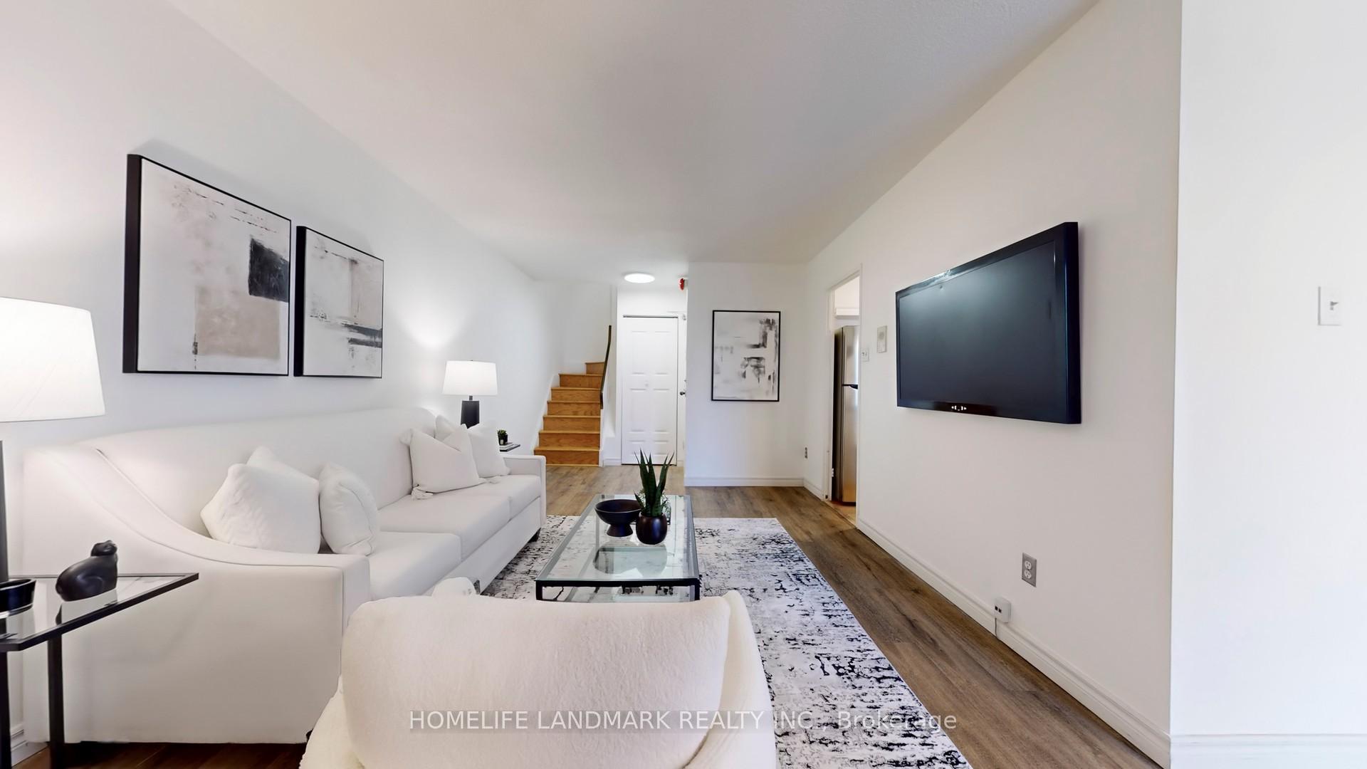 3 Bedrooms Condo at 1395 Williamsport, Mississauga For sale