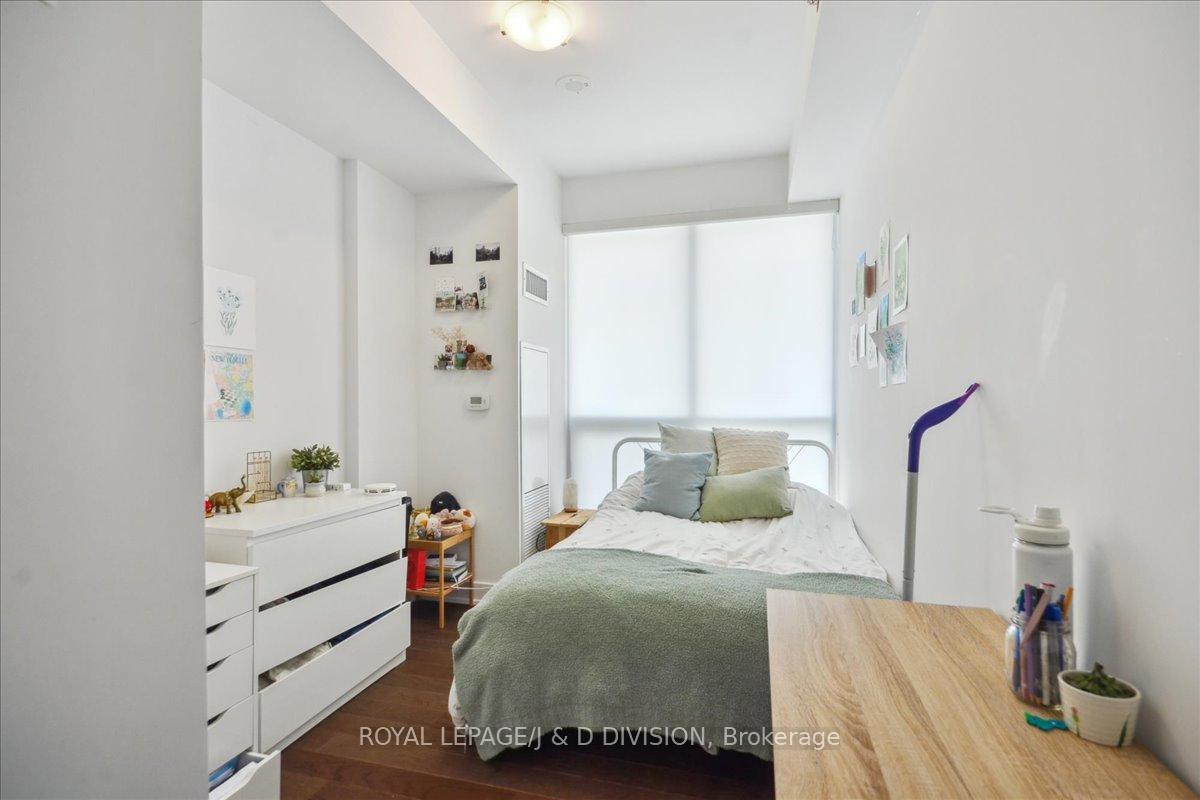 3 Bedrooms Condo at 181 Bedford, Toronto For sale