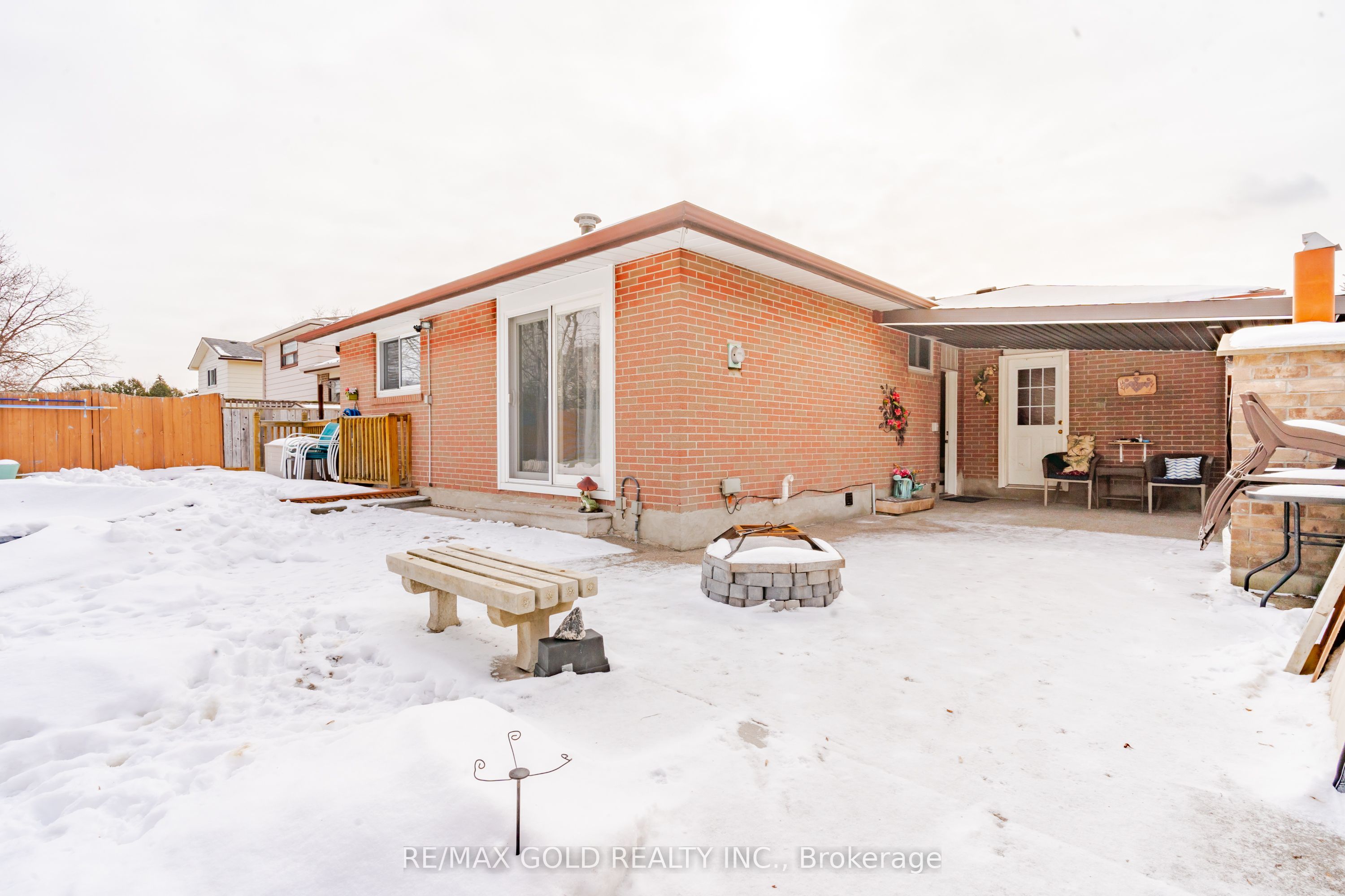 15 Castlemore Drive