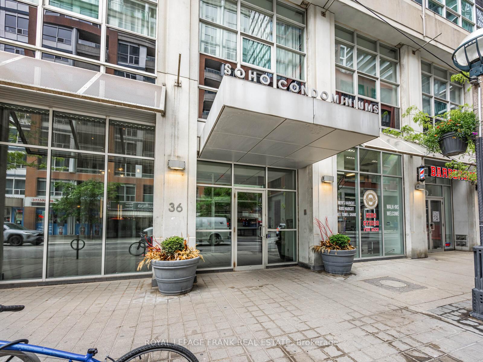 2 Bedrooms Condo at 36 Blue Jays, Toronto For sale