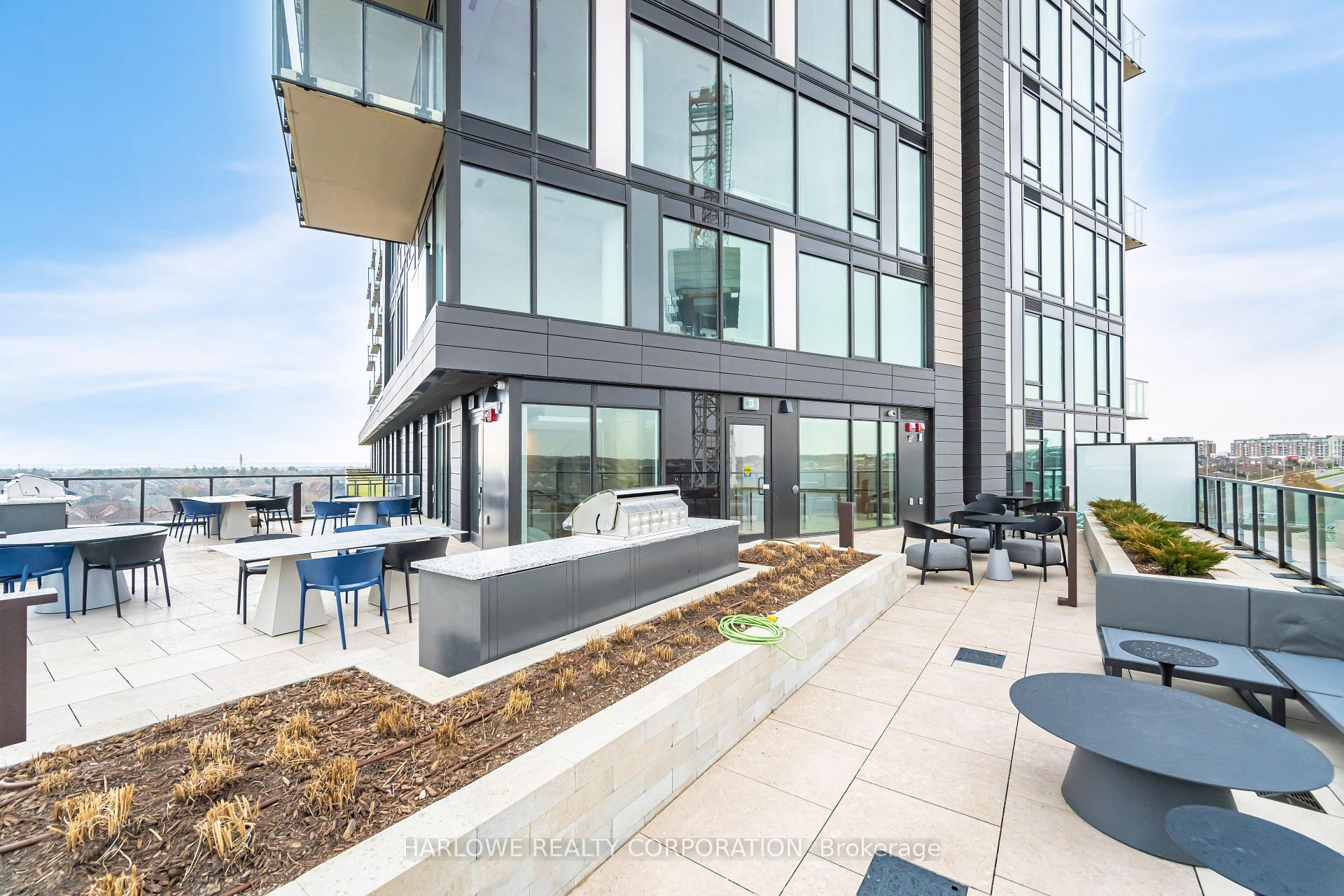 3 Bedrooms Condo at 3006 William Cutmore, Oakville For sale