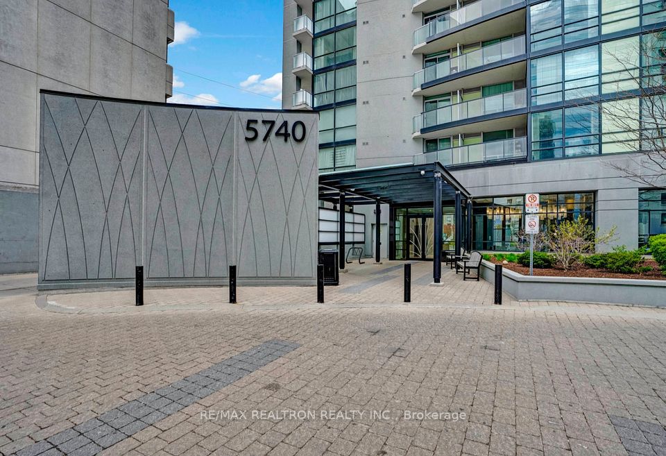 5740 Yonge Street