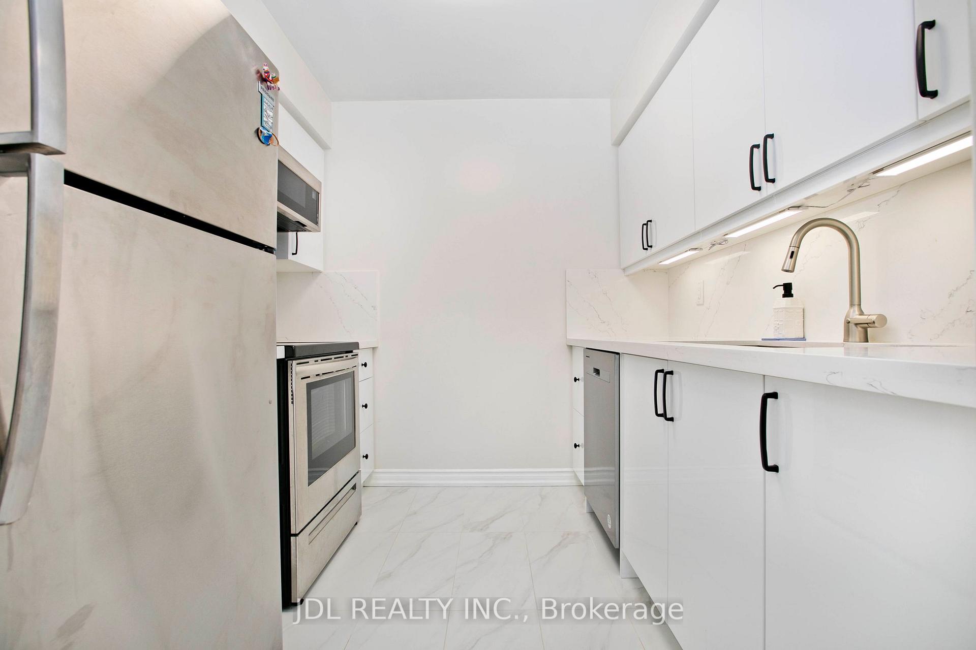 2 Bedrooms Condo at 35 EMPRESS, Toronto For sale