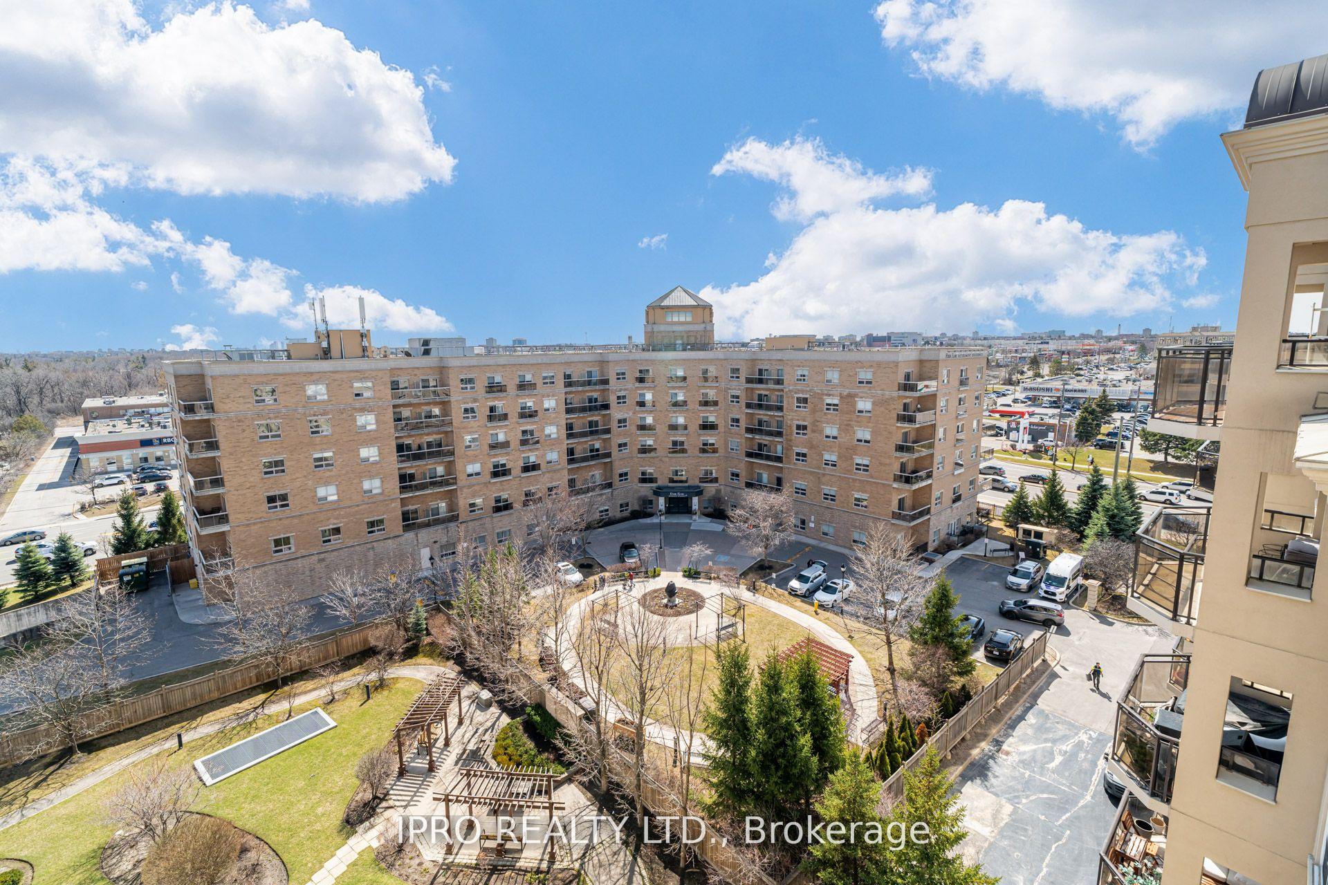 2 Bedrooms Condo at 1 Maison Parc, Vaughan For sale