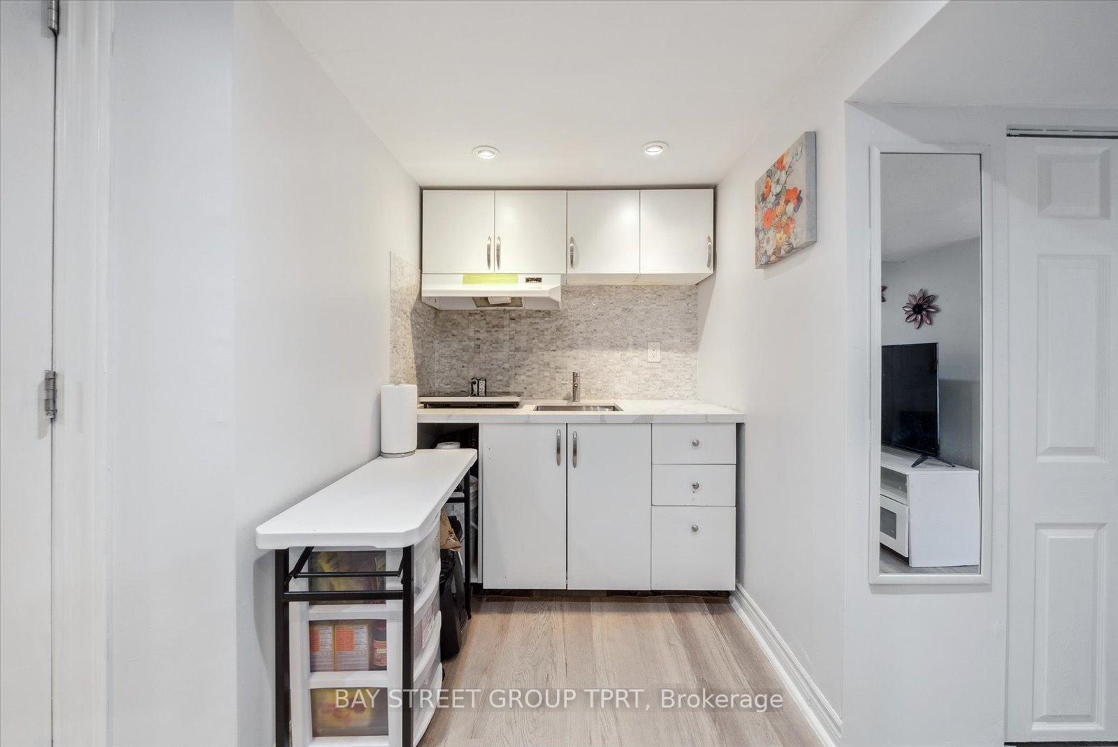 4 Bedrooms Condo at 16 Bur Oak, Toronto For sale