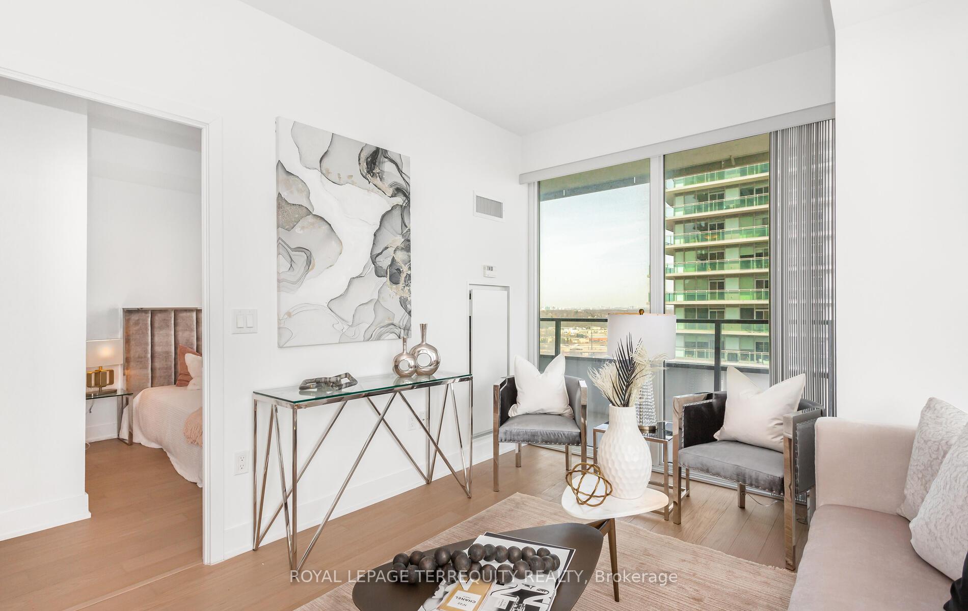2 Bedrooms Condo at 30 Shore Breeze,  Toronto For sale