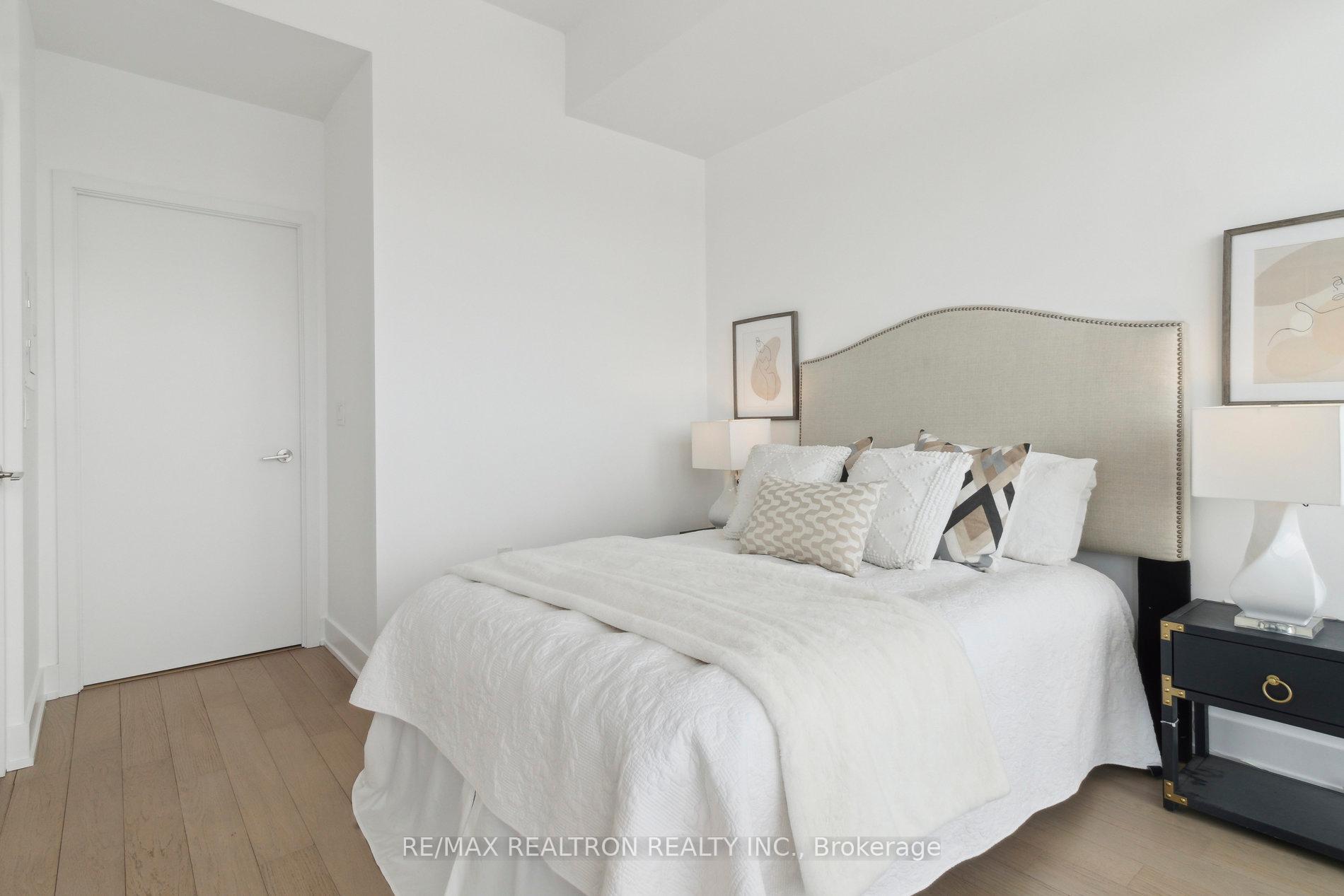 2 Bedrooms Condo at 30 Shore Breeze, Toronto For sale