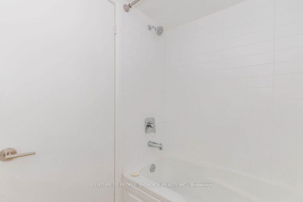 2 Bedrooms Condo at 1461 Lawrence, Toronto For sale