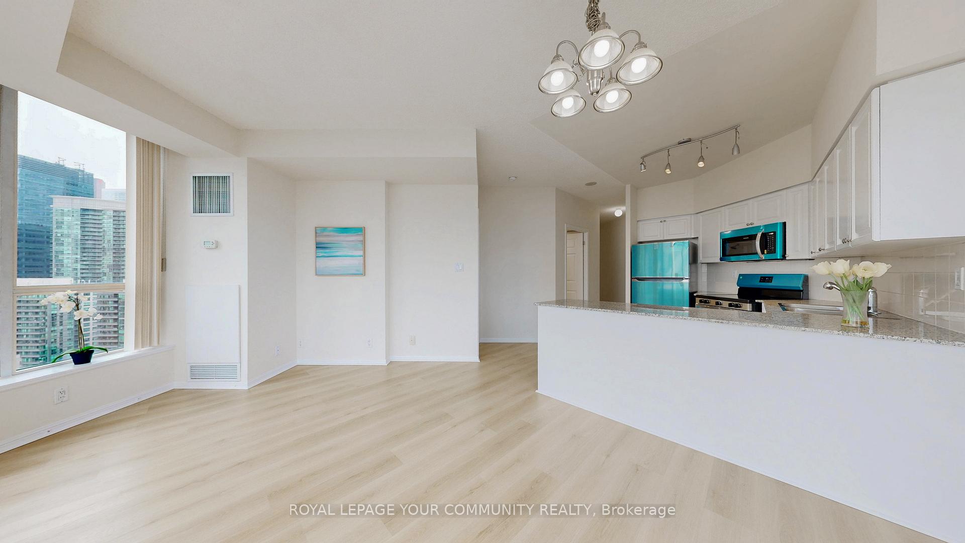 2 Bedrooms Condo at 230 Queens, Toronto For sale