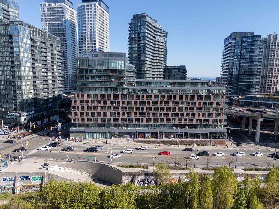 175 Fort York