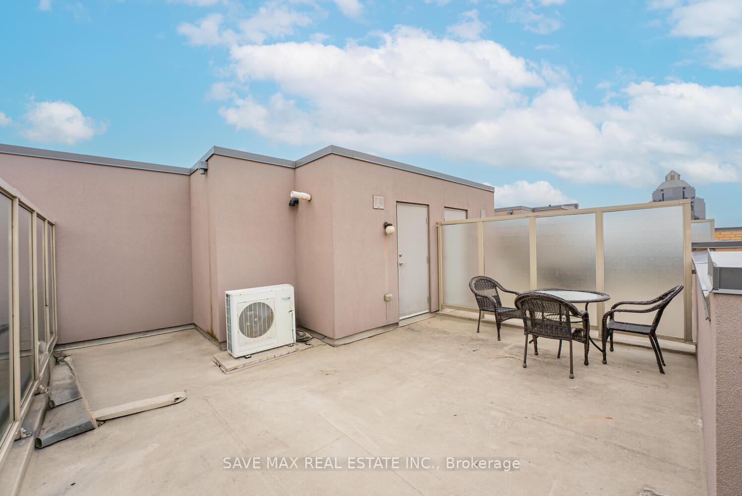 2 Bedrooms Condo at 1070 Progress, Toronto For sale