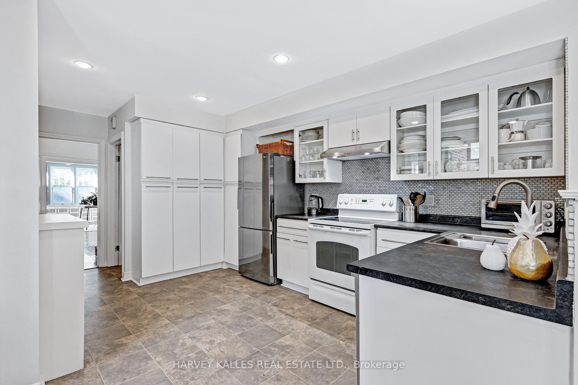 311 Rosewell Avenue