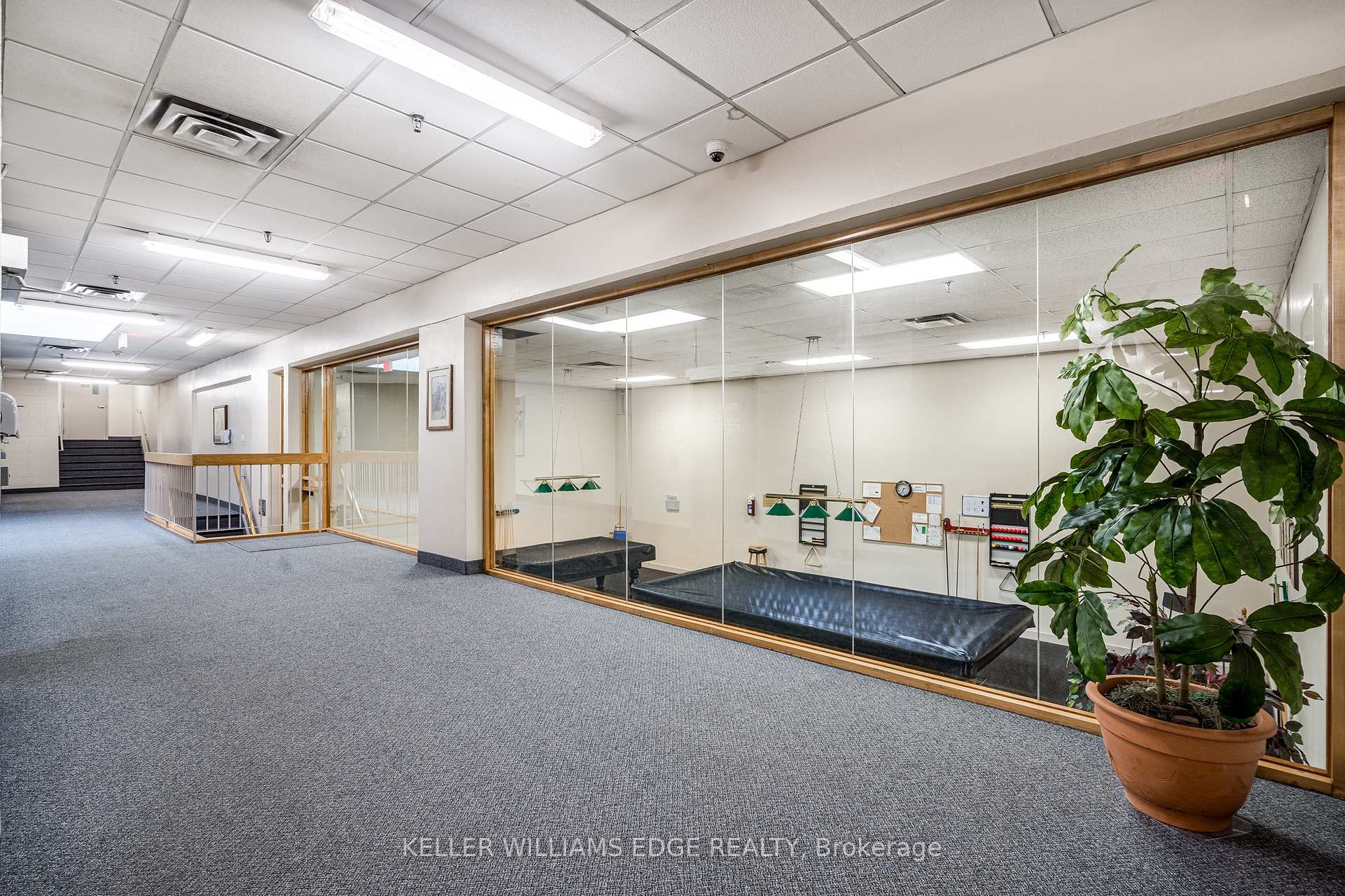 2 Bedrooms Condo at 5090 Pinedale, Burlington For sale