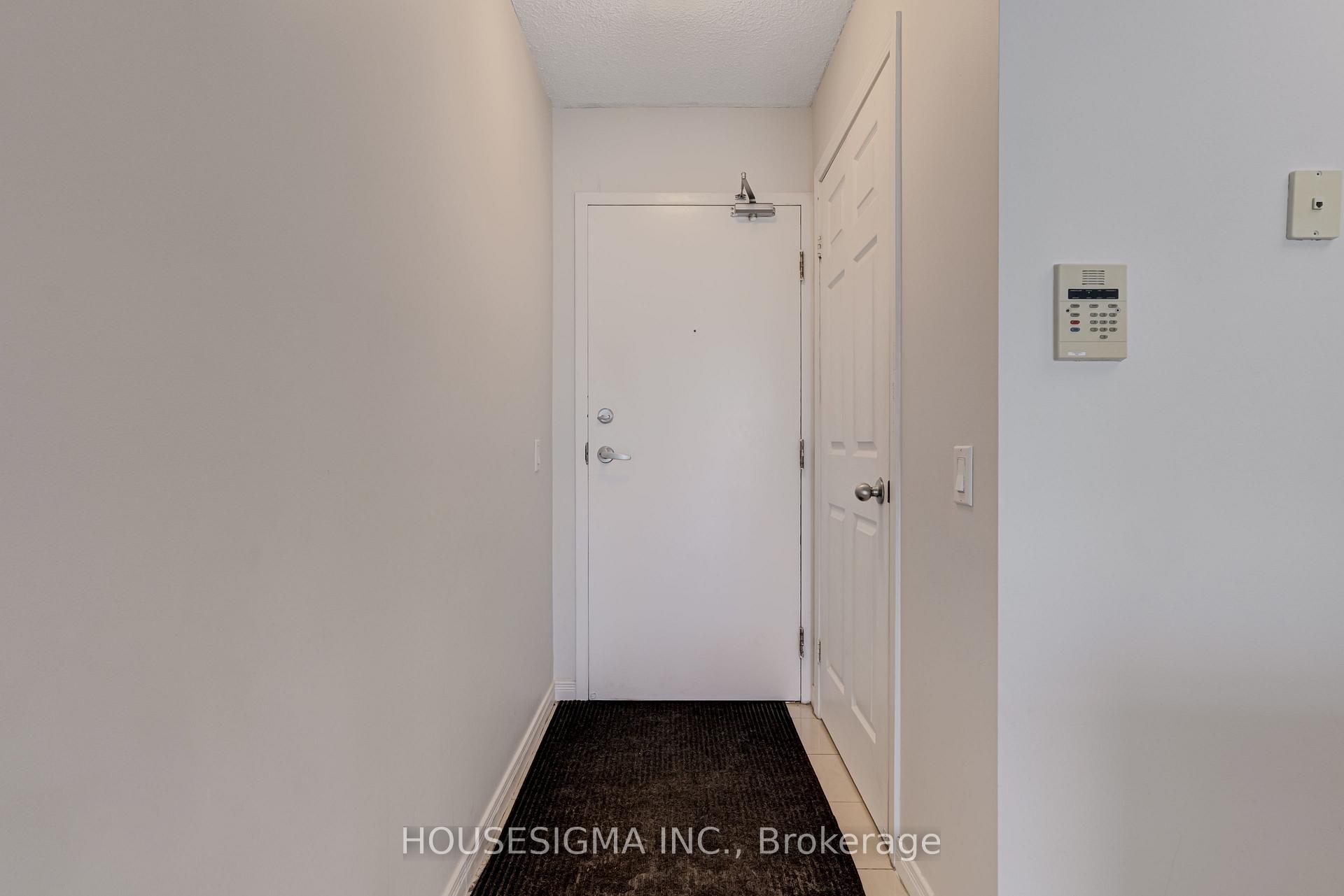 2 Bedrooms Condo at 28 Harrison Garden, Toronto For sale