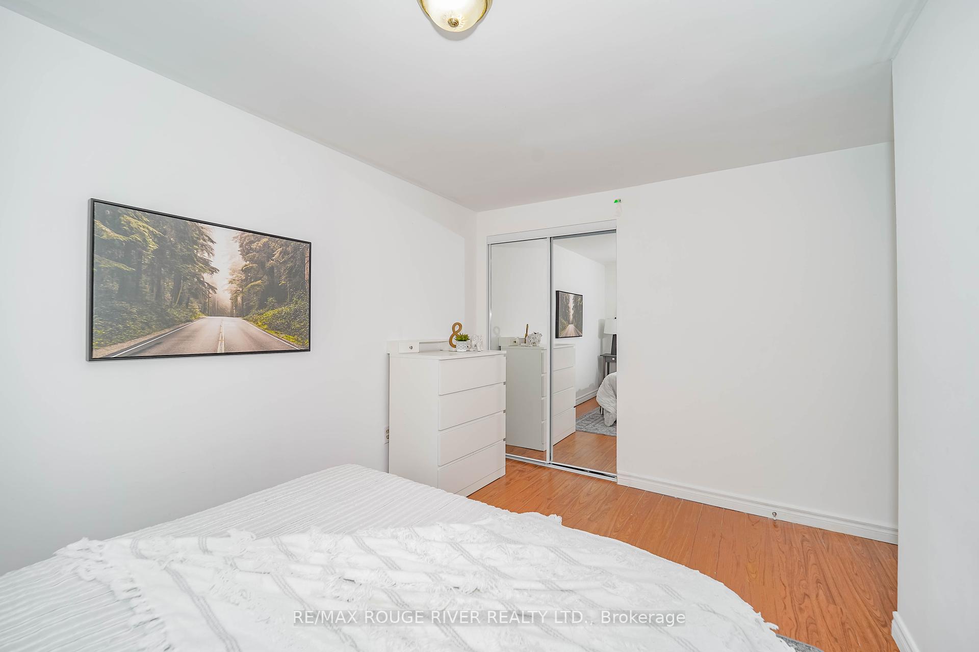 3 Bedrooms Condo at 100 Bridletowne, Toronto For sale