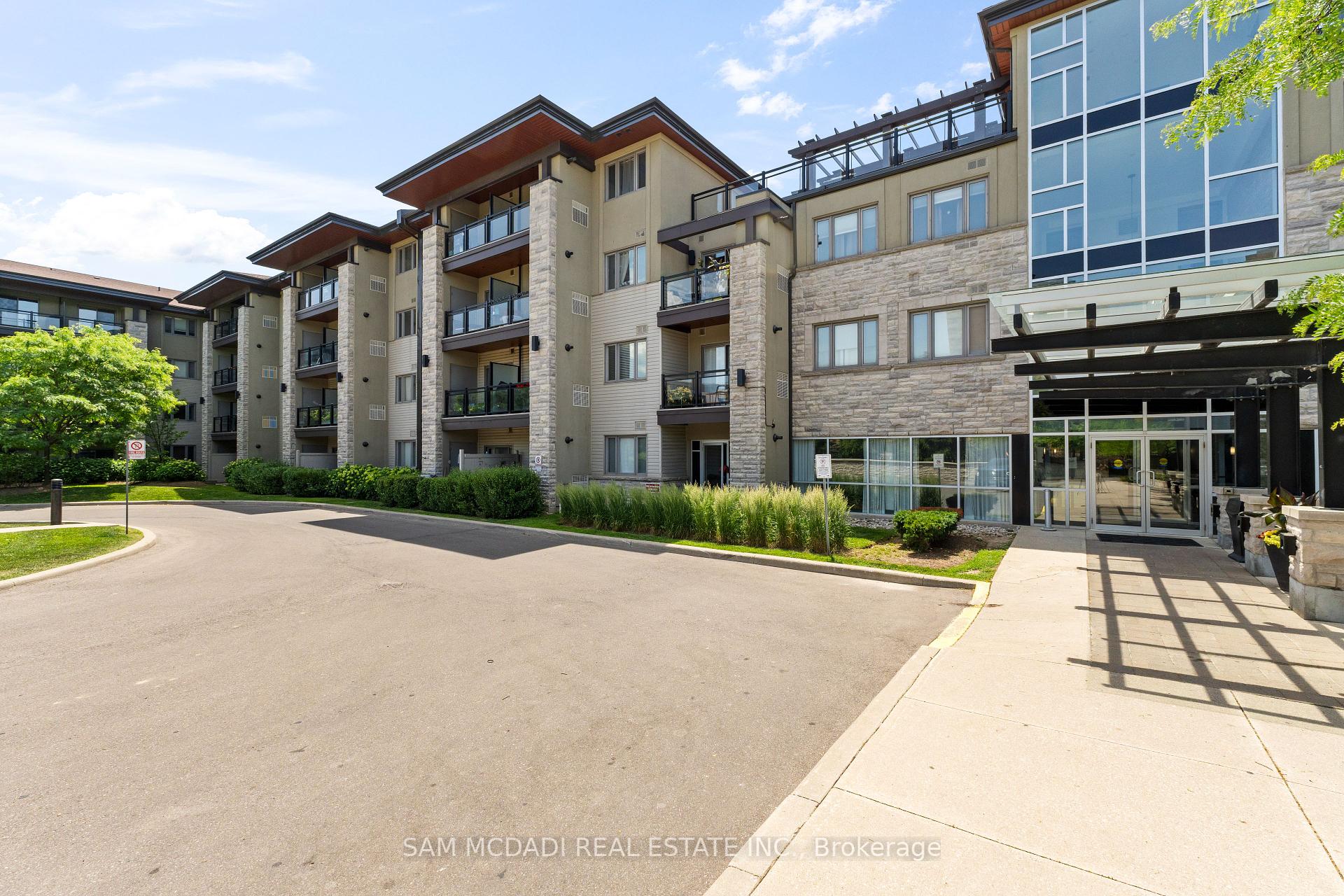 2 Bedrooms Condo at 570 Lolita, Mississauga For sale