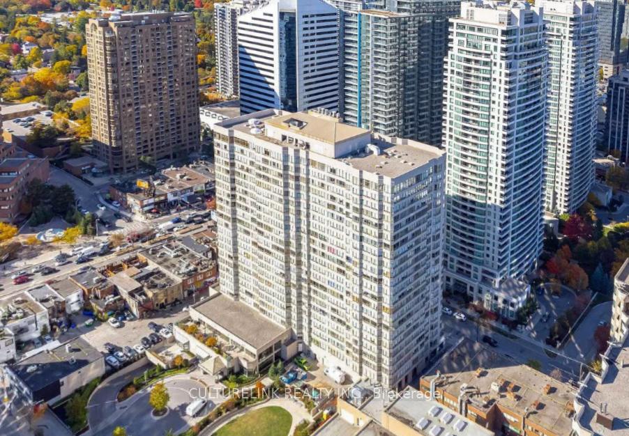 2 Bedrooms Condo at 30 Greenfield, Toronto For sale
