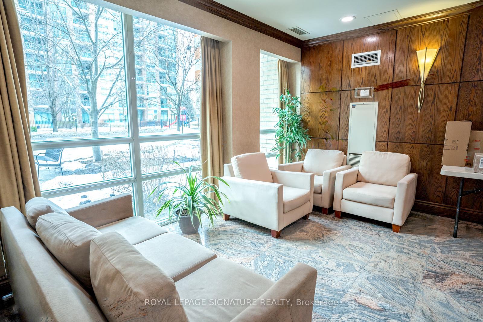 2 Bedrooms Condo at 7 Michael Power, Toronto For sale