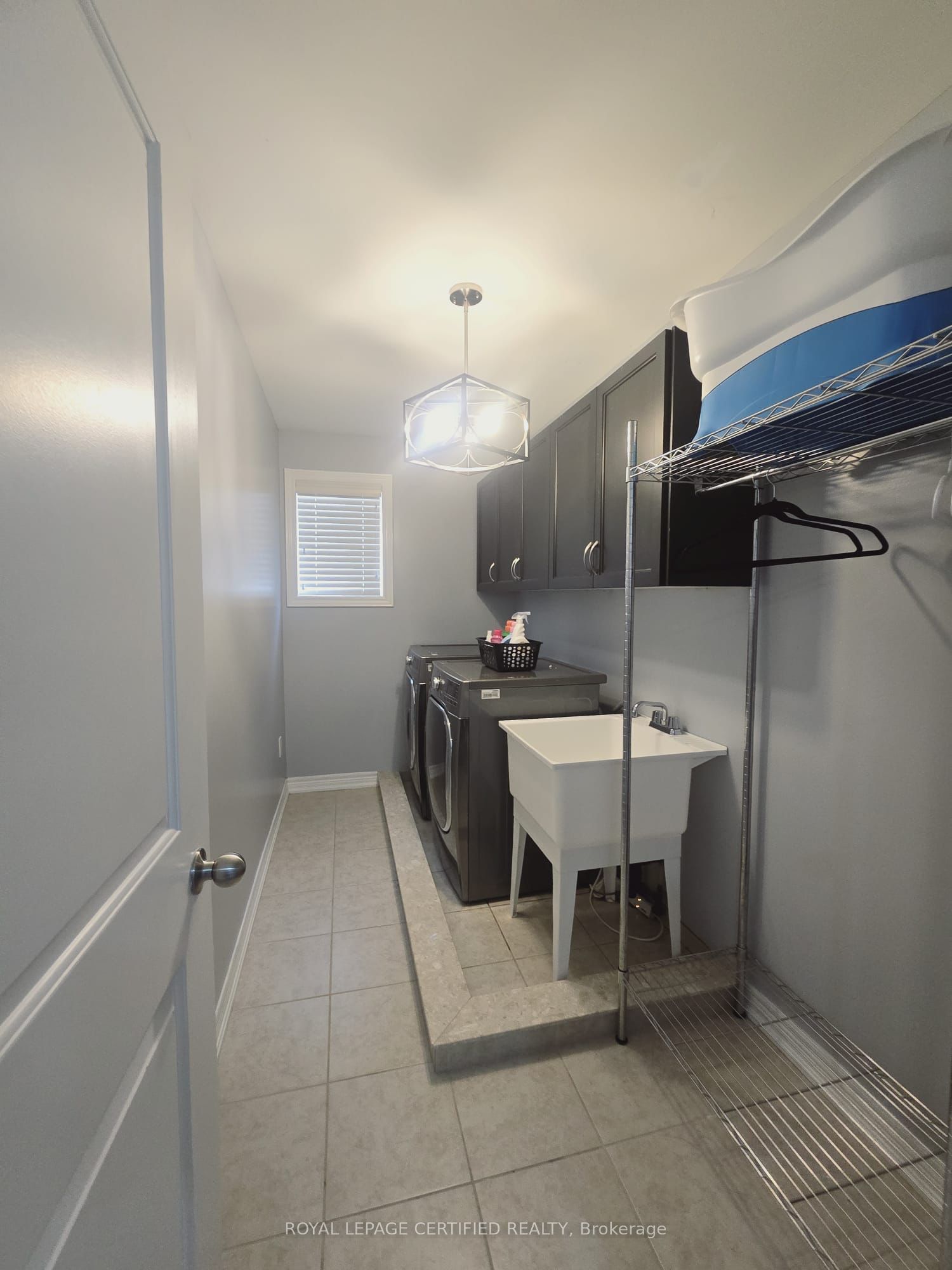 130 Kingsview Drive
