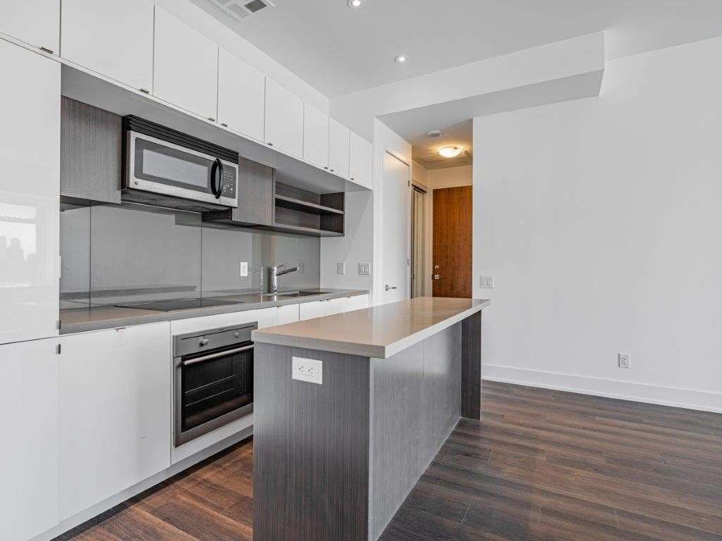 111 St Clair Avenue W 419