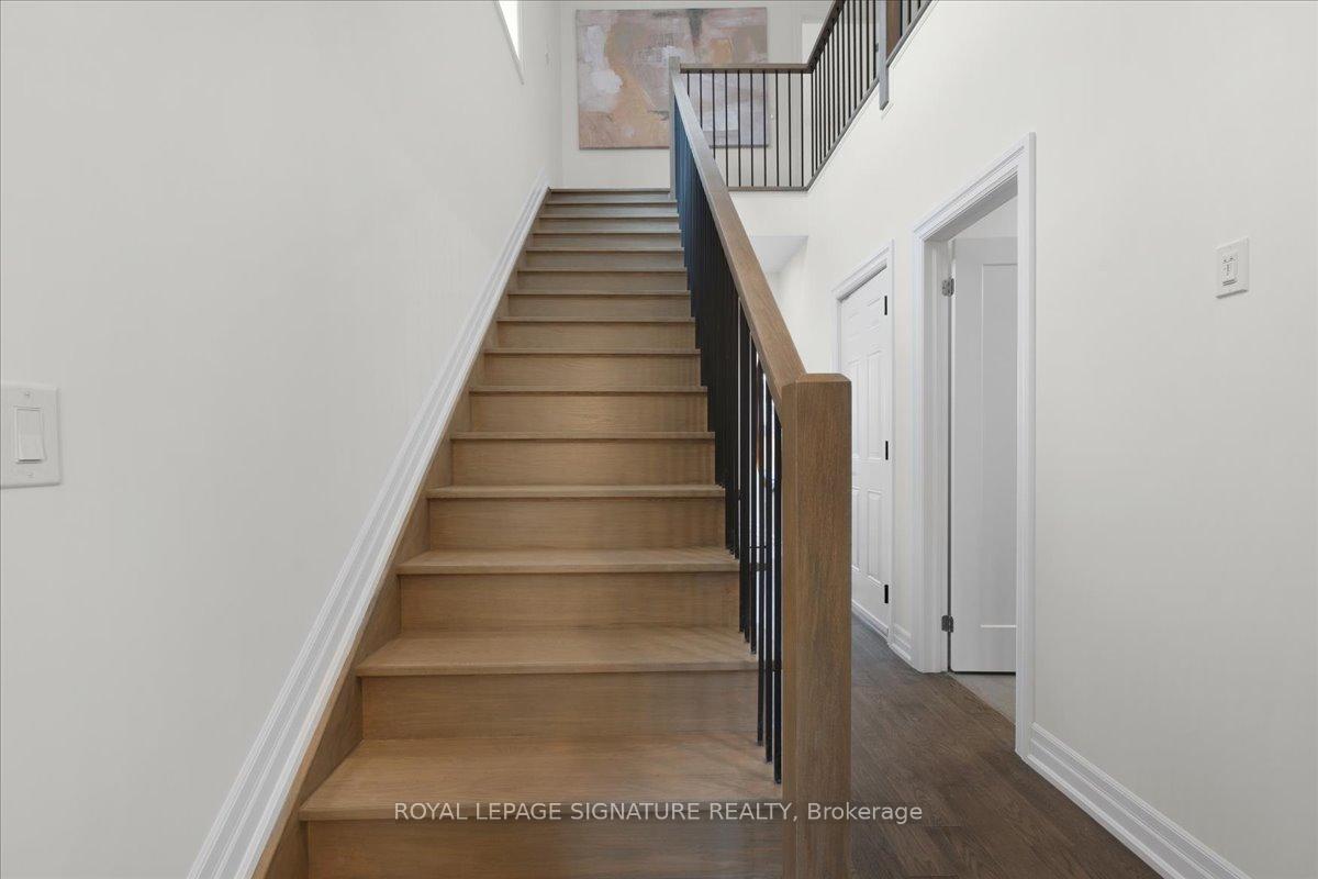 3 Bedrooms Condo at 2154 Walkers,  Burlington For sale
