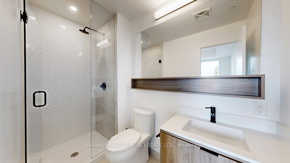 8888 Yonge Street 215