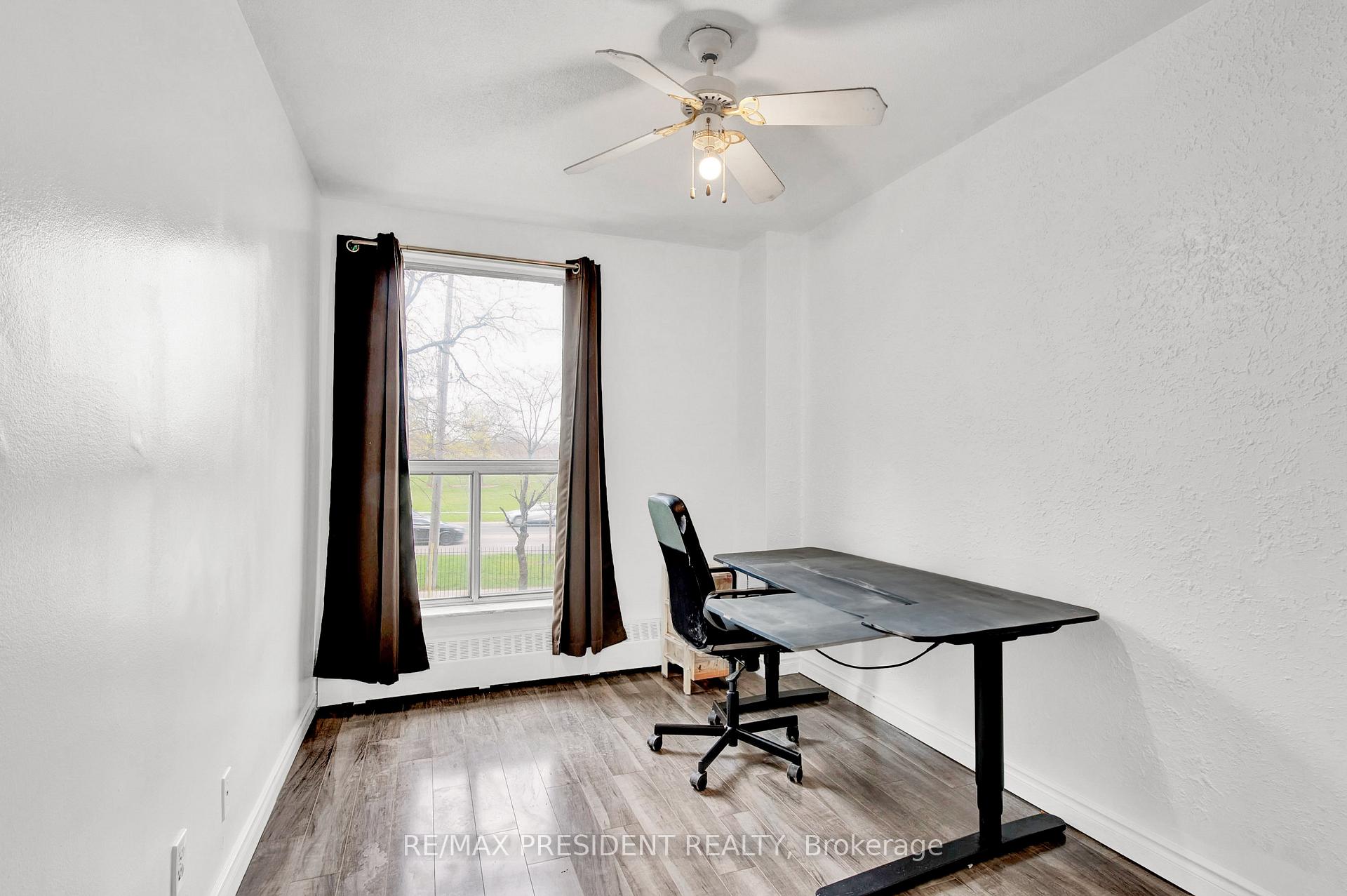 4 Bedrooms Condo at 10 Eddystone,  Toronto For sale