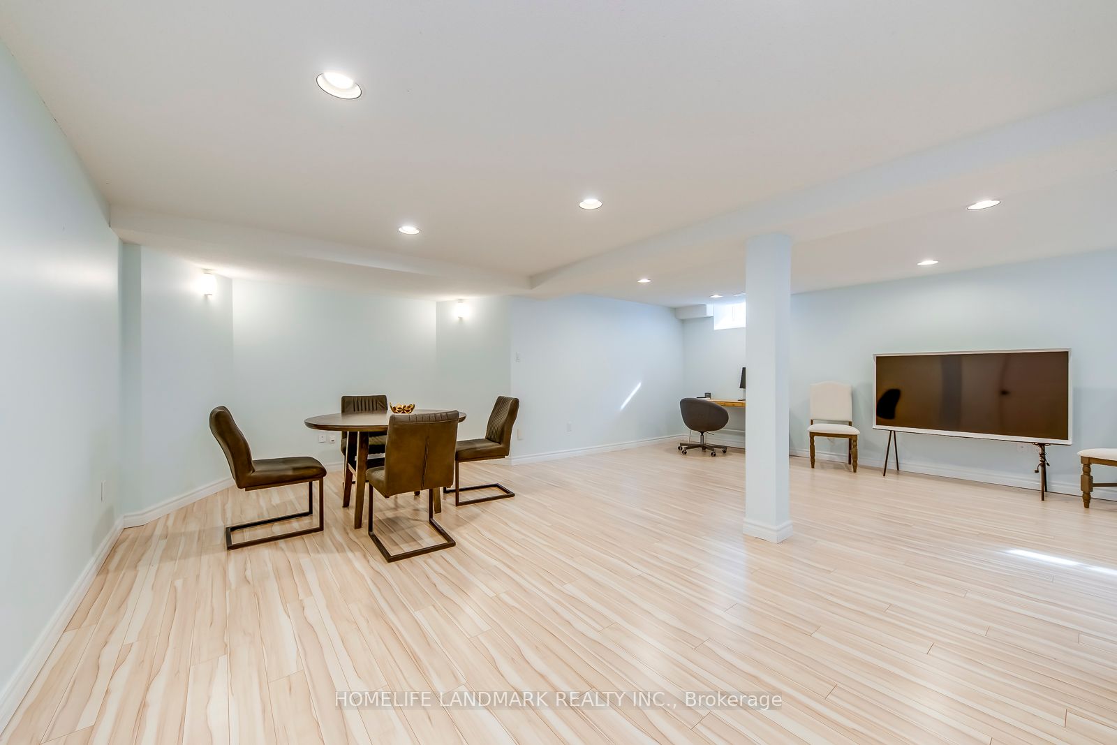 503 BLENHEIM Crescent