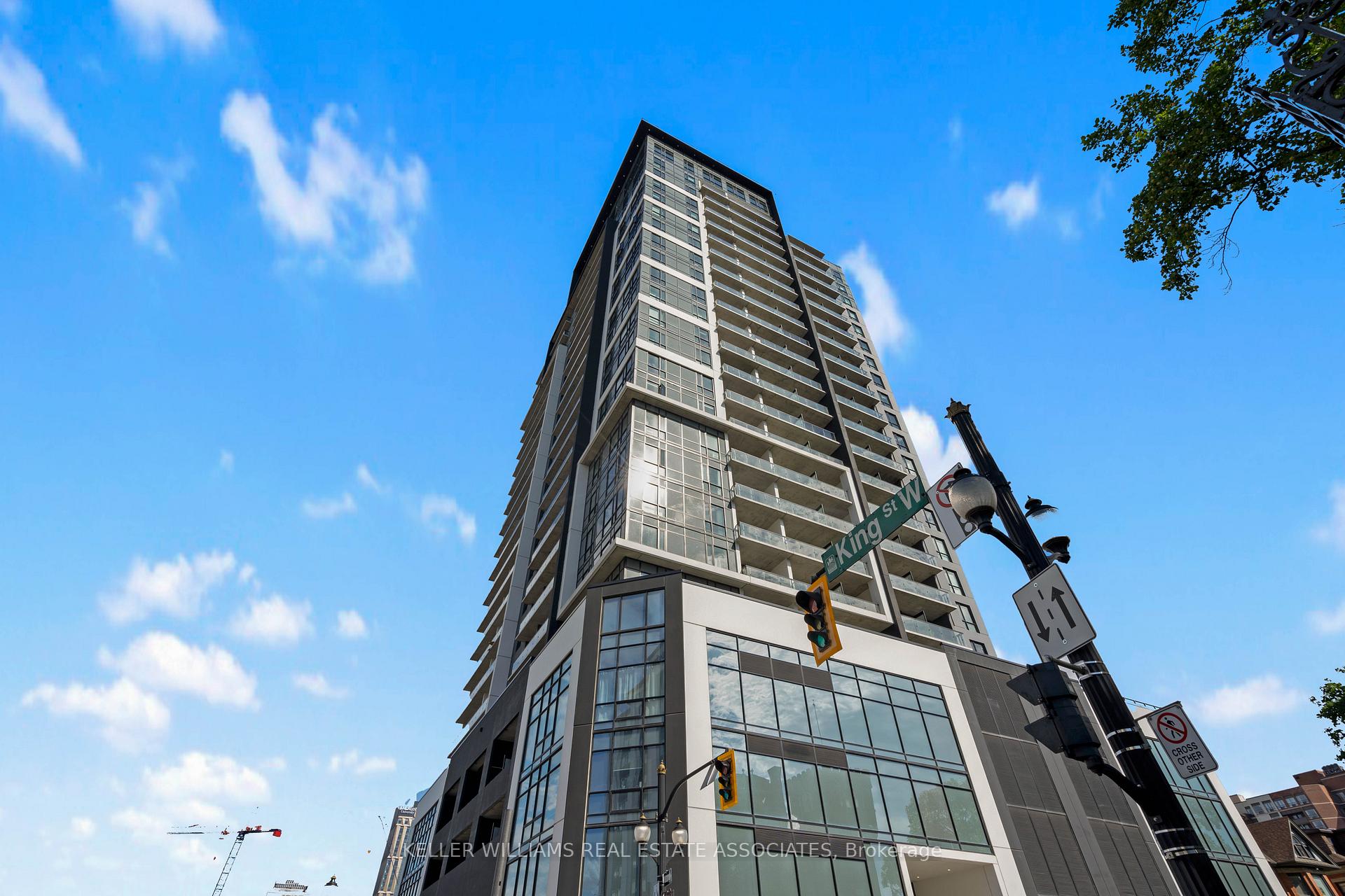 2 Bedrooms Condo at 15 Queen, Hamilton For sale