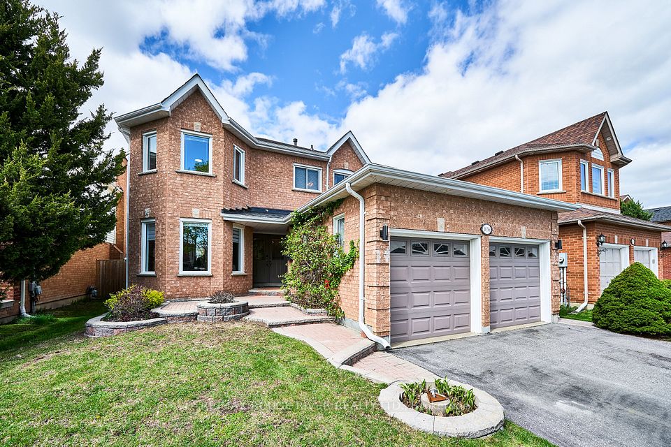 1036 Sandcliff Drive, Oshawa, ON L1K 2E5