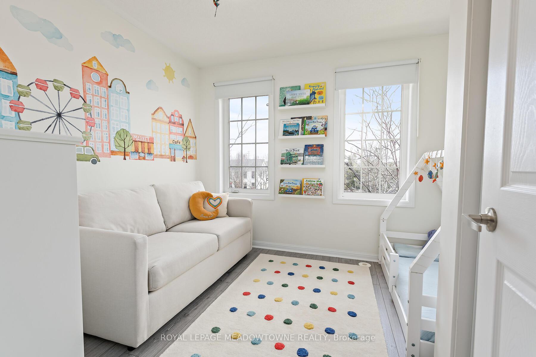 2 Bedrooms Condo at 2614 Dashwood, Oakville For sale